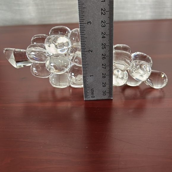 Steuben Crystal Grape Figurine Paperweight - Picture 4 of 8